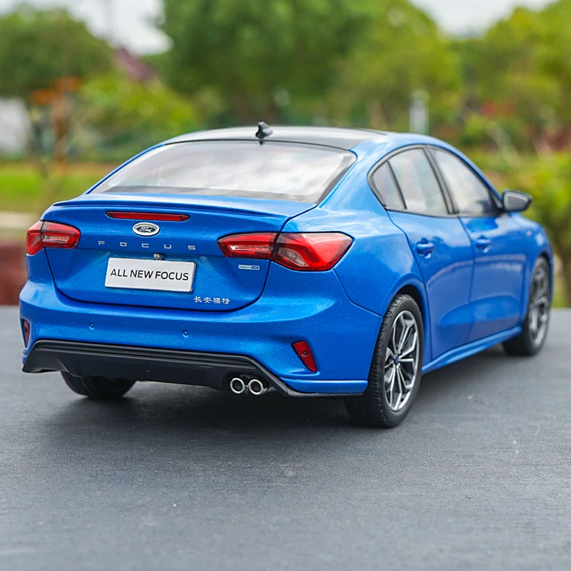 Оригинальная модель автомобиля FORD в масштабе 1:18 новая FOCUS 2020 подарок для