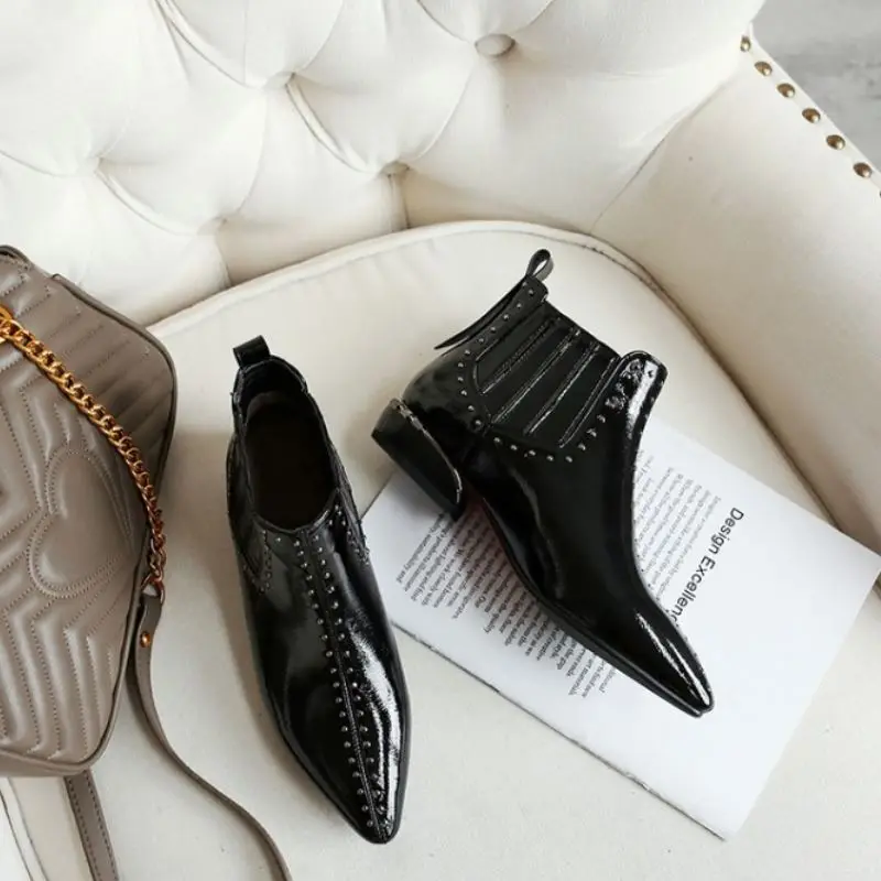 RIZABINA/пикантные женские ботильоны из лакированной кожи Балетки с заклепками и