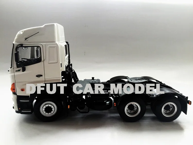 1:24 Игрушечная машина из сплава модель 700 грузовик детских игрушечных автомобилей авторизованный подарок для детей