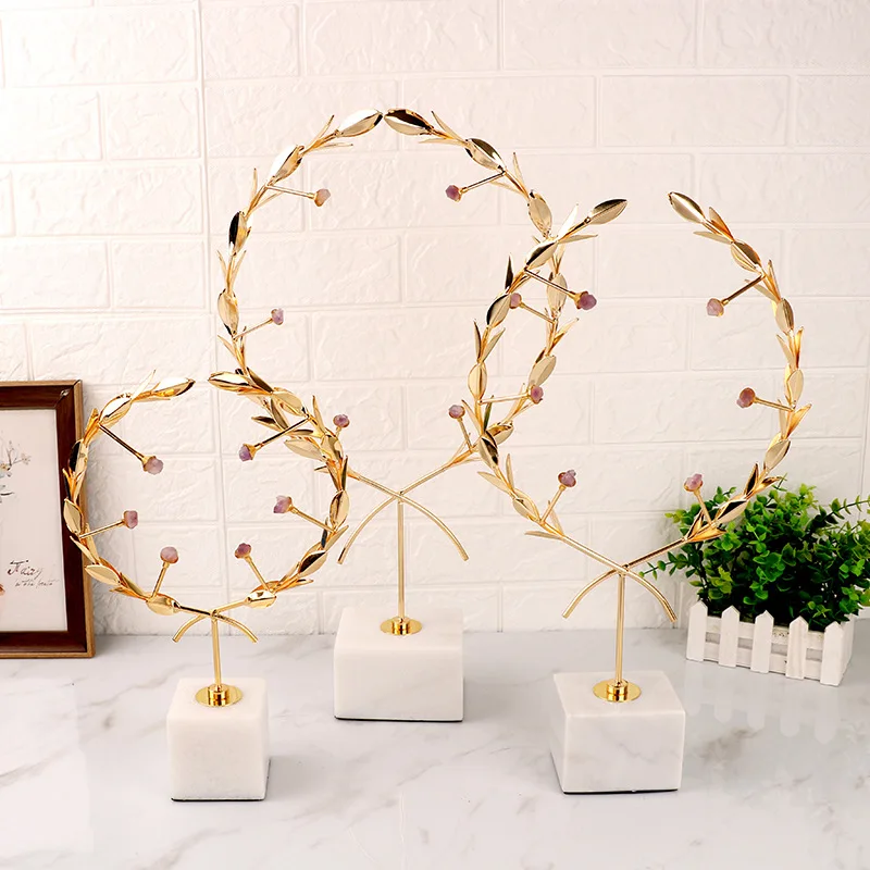 

European garland ornaments Luxurious modern living room wine cabinet furnishings home decoration metal crafts