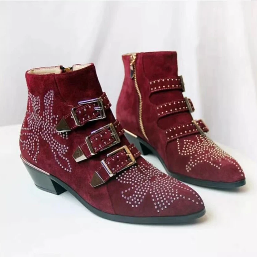 wine red suede Популярные женские ботильоны из натуральной кожи с заклепками; зимние ботинки для подиума на не сужающемся книзу массивном каблуке; ковбойские мотоциклетные ботинки с пряжкой - Цвет: wine red suede