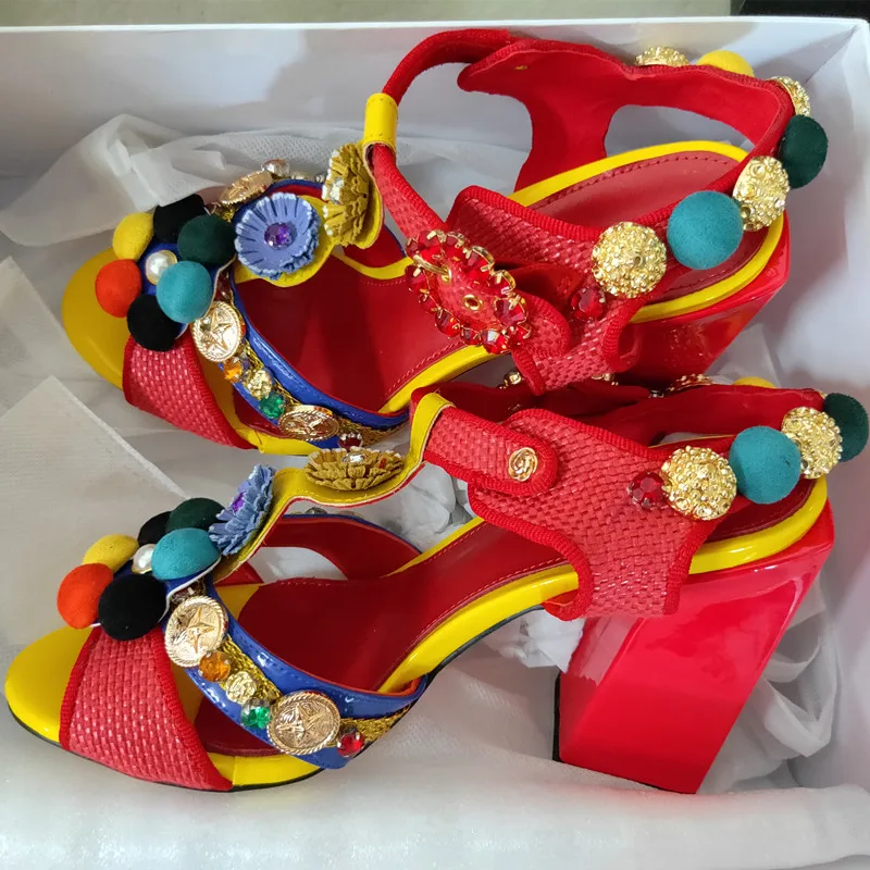 Сандалии женские с т образным ремешком флоковые босоножки принтом маргариток