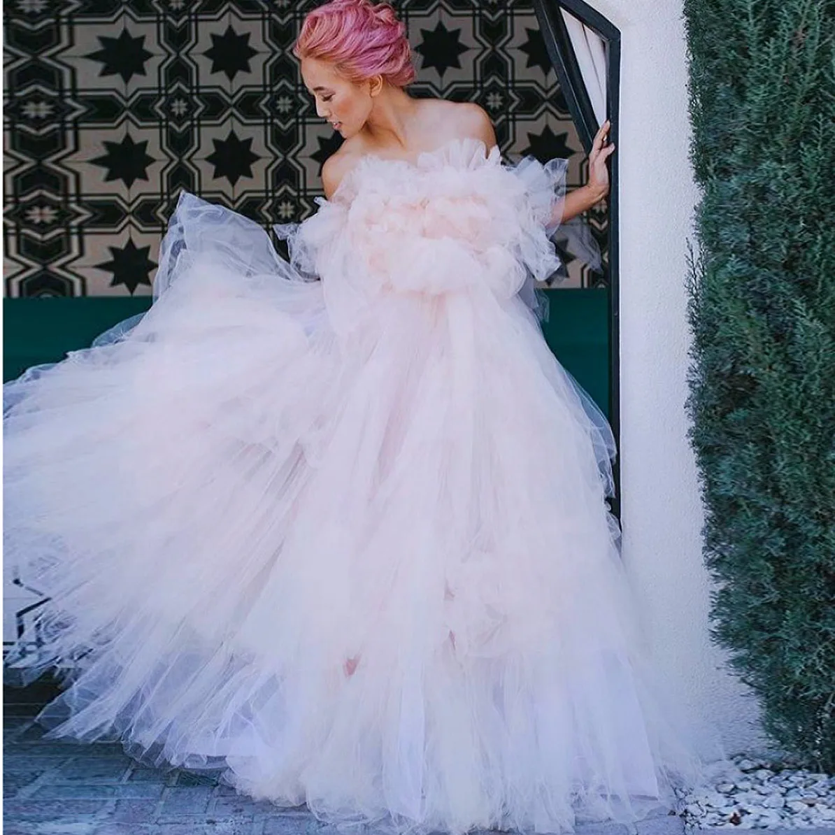 

Exquisite Pure White Wedding Dresses Ball Gown Off-The-Shoulder Layered Puffy Tulle Floor Length Evening Prom Gowns Custom Made