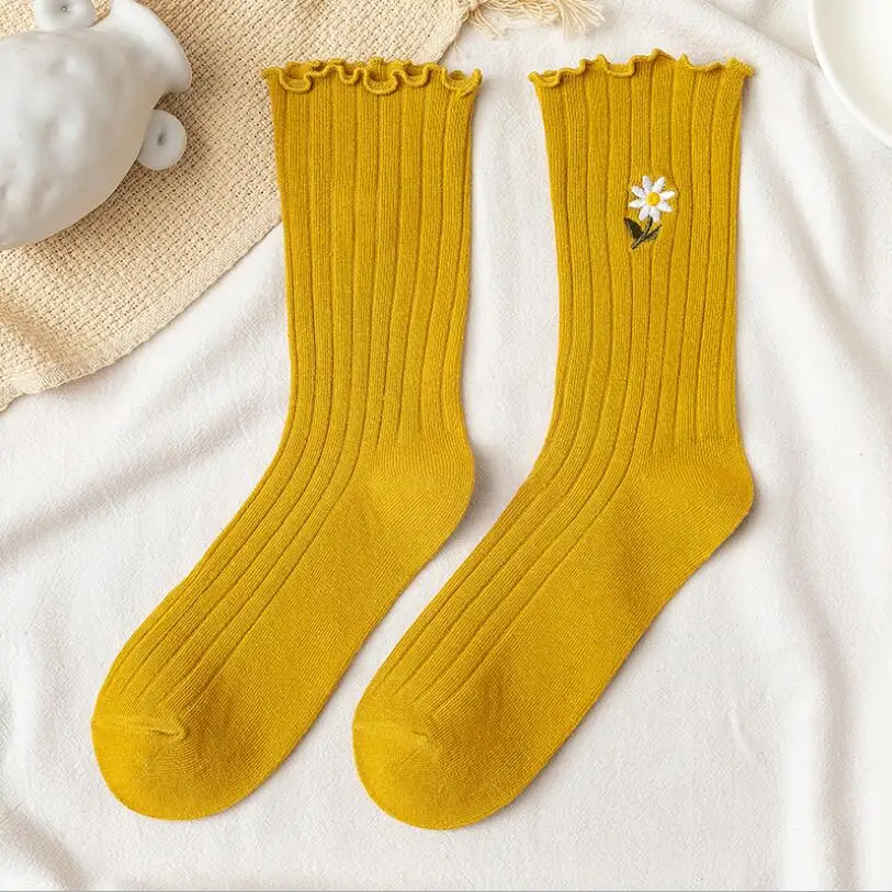 Soft Women Cotton Winter Ankle Socks Fashion Students Candy Colors Summer Cotton Crew Sock Girls Daisy Embroidered Ankle Socks