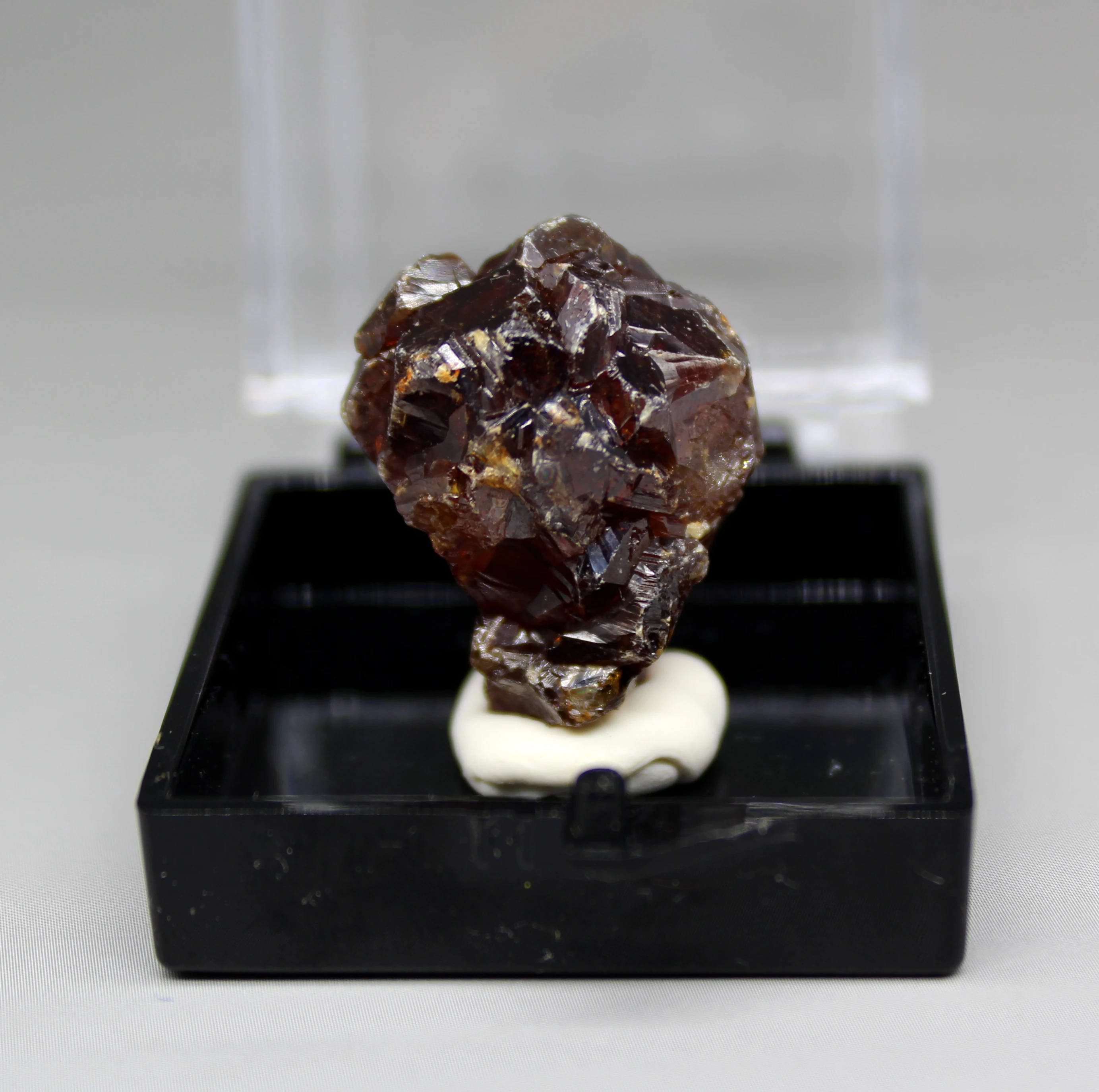 

100% натуральные редкие минеральные камни и кристаллы sphalerite, лечебные кристаллы кварца (размер коробки 3,4 см)