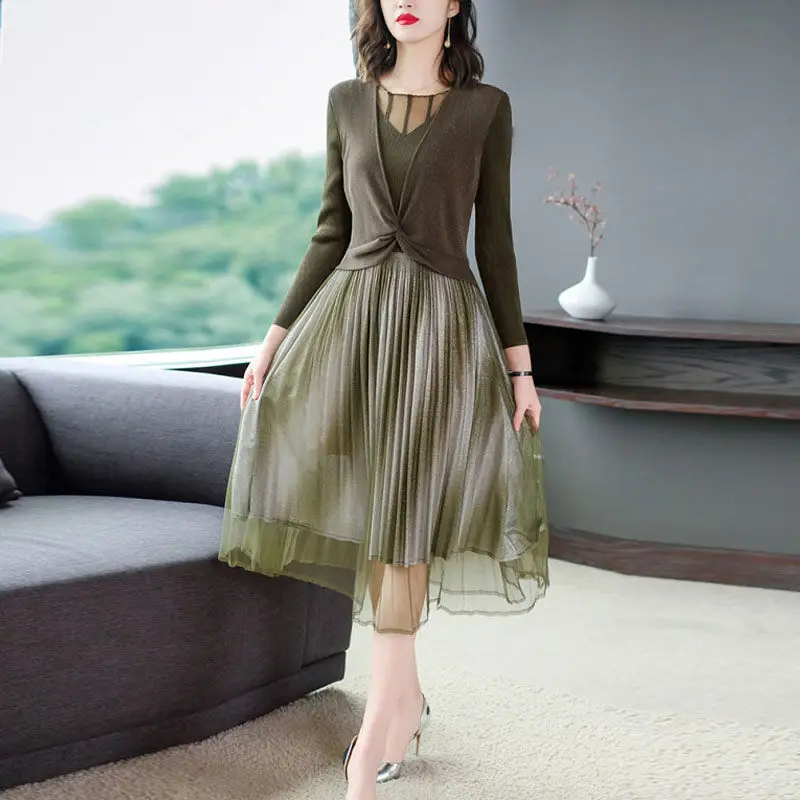 

Chic Pleated Fake Two Piece Dress 2021 Spring New Fashion Mesh Gradient Color Mid-Length Magic Dress Midi Female Clothing zh140