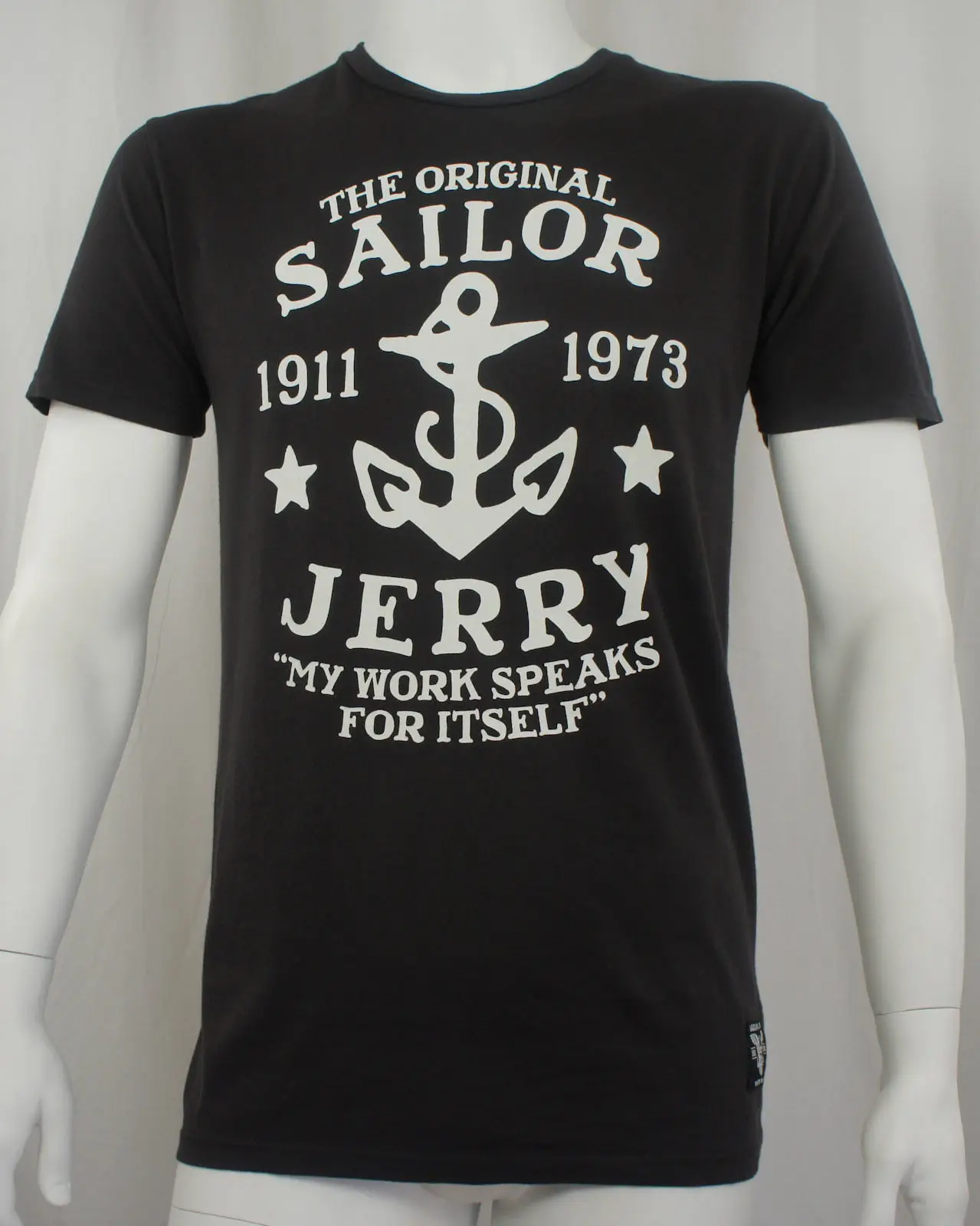 Футболка приталенная с логотипом Сейлор Джерри татуировкой Моя работа говорит