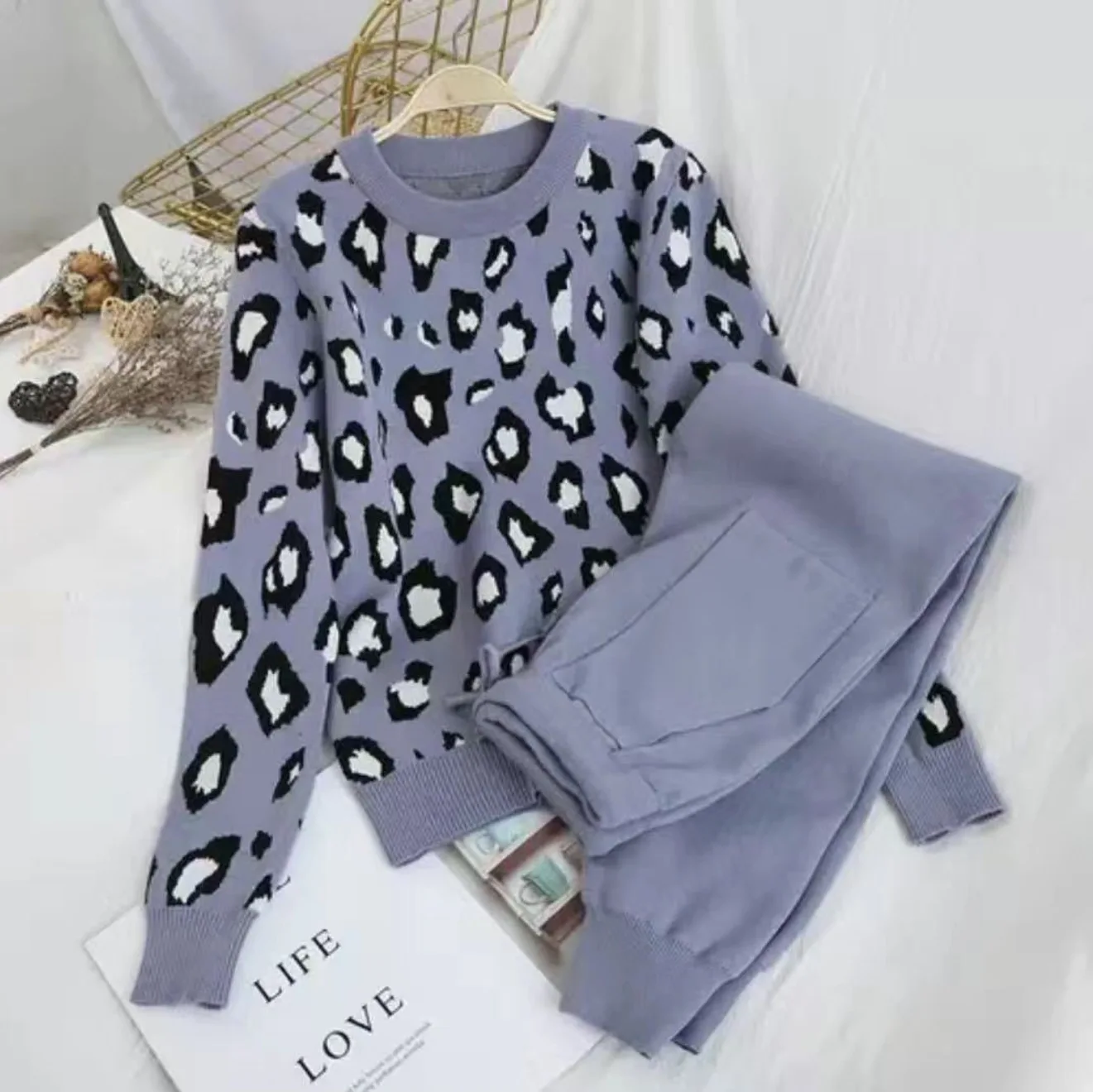

Leopard Pullover Knit Two 2 Piece Set Women Long Sleeves Sweater Croped Pant Outfits Fashion Matching Sets for Woman Fall Winter