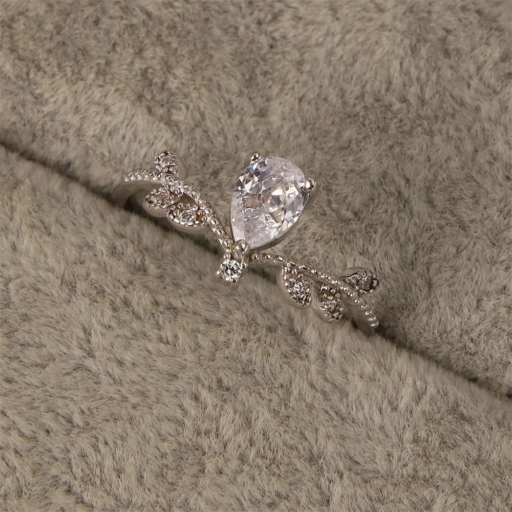 

Hot selling Europe and the United States 925 sterling silver love water ring platinum zircon heart-shaped ms crystal jewelry gi