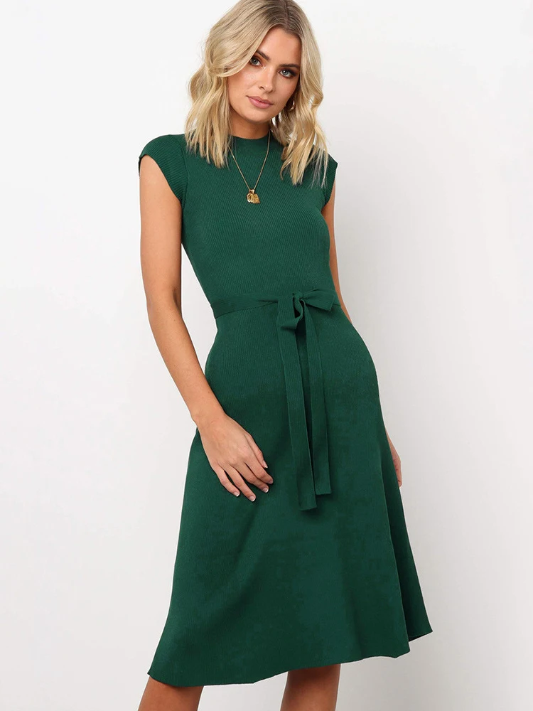 Вечернее платье-трапеция с круглым вырезом и рукавом-крылышком вечерние платья