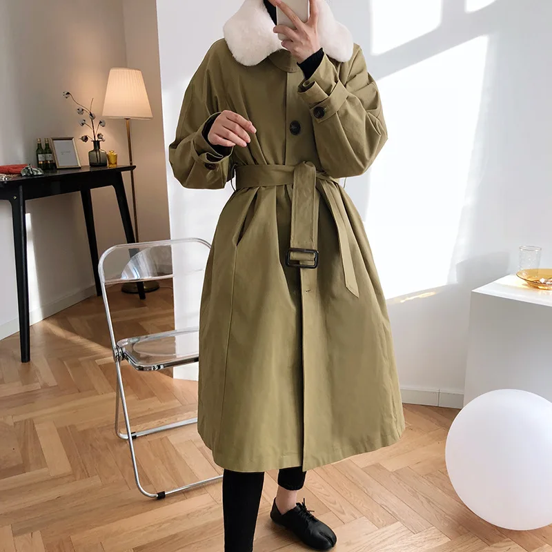 Женская куртка с хлопковой подбивкой меховым воротником и пирожными для работы