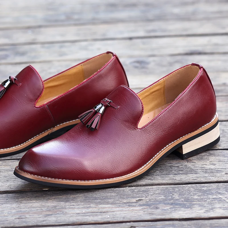 

Luxury Brand PU Pointed Toe Business Brogue Shoes Men Dress Casual Soft Rubber Shoes Breathable Wedding Shoes 3 Colors