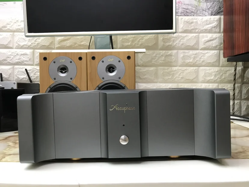 База на японском усилителе мощности Accuphase/усилитель пост-уровня/20 Вт × 2/