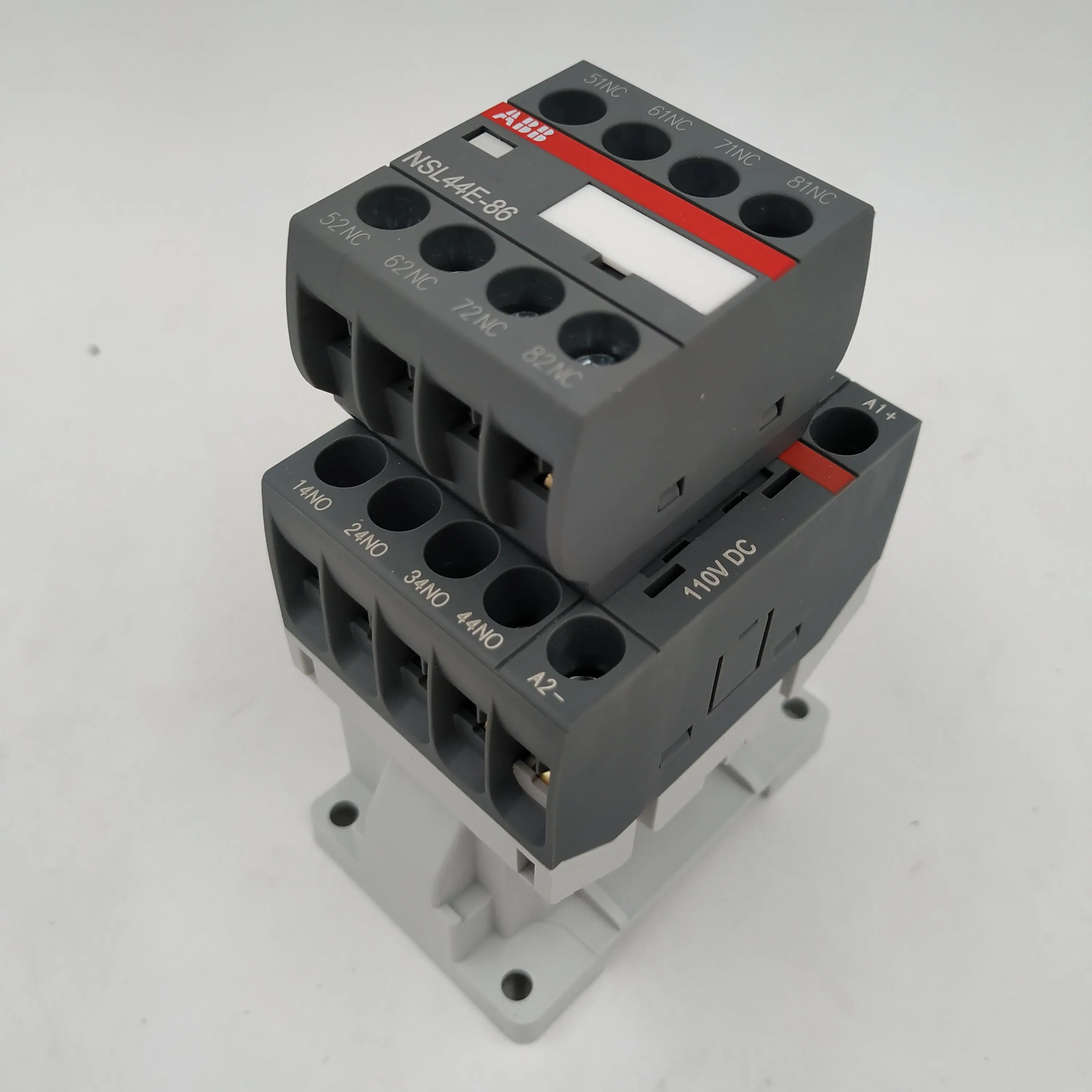 

2019 оригинальное новое реле контактора NSL44E-86 * 110VDC 1SBH103001R8644 NSL44E-86