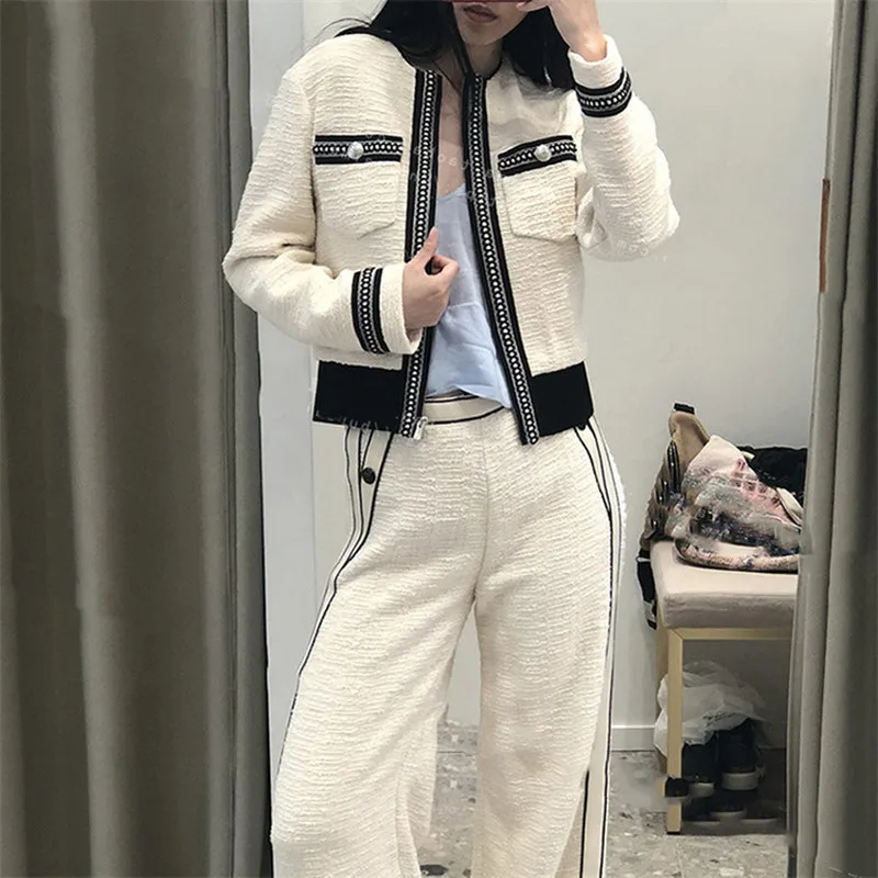 Женская твидовая укороченная куртка бежевое короткое пальто на молнии с круглым