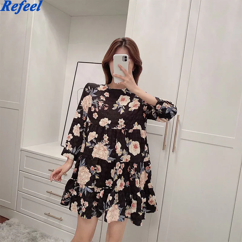 

Женское винтажное мини-платье с круглым вырезом и цветочным принтом