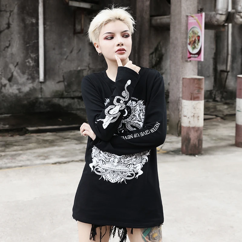 Женская футболка в стиле хип-хоп черная с длинным рукавом и принтом | одежда