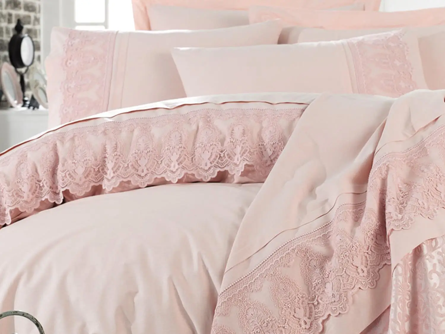 

Mystery French Laced Bridal Set Powder