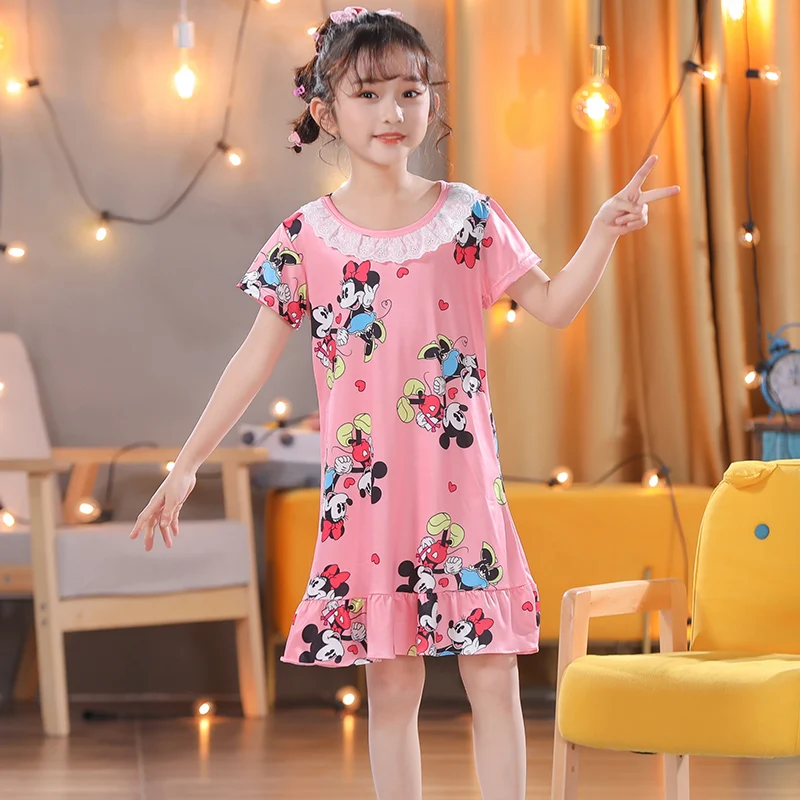 

Летняя ночная рубашка с мультяшным принтом