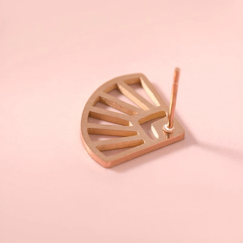 Модные оригинальные полые серьги в виде веера для женщин серебристые золотые