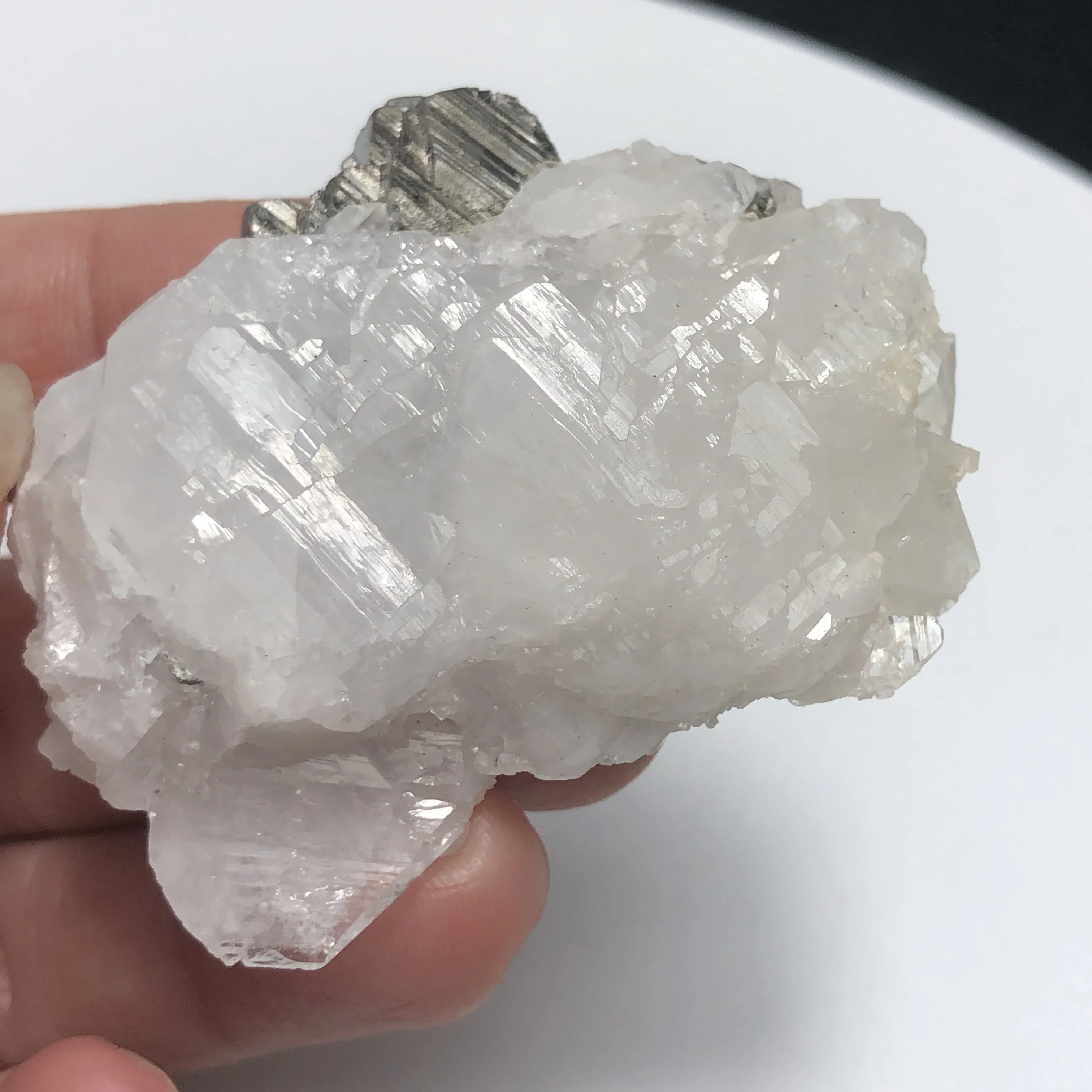 

38gNatural white crystal cluster and arsenopyrite mineral specimen aura meditation healing teaching stone home decoration