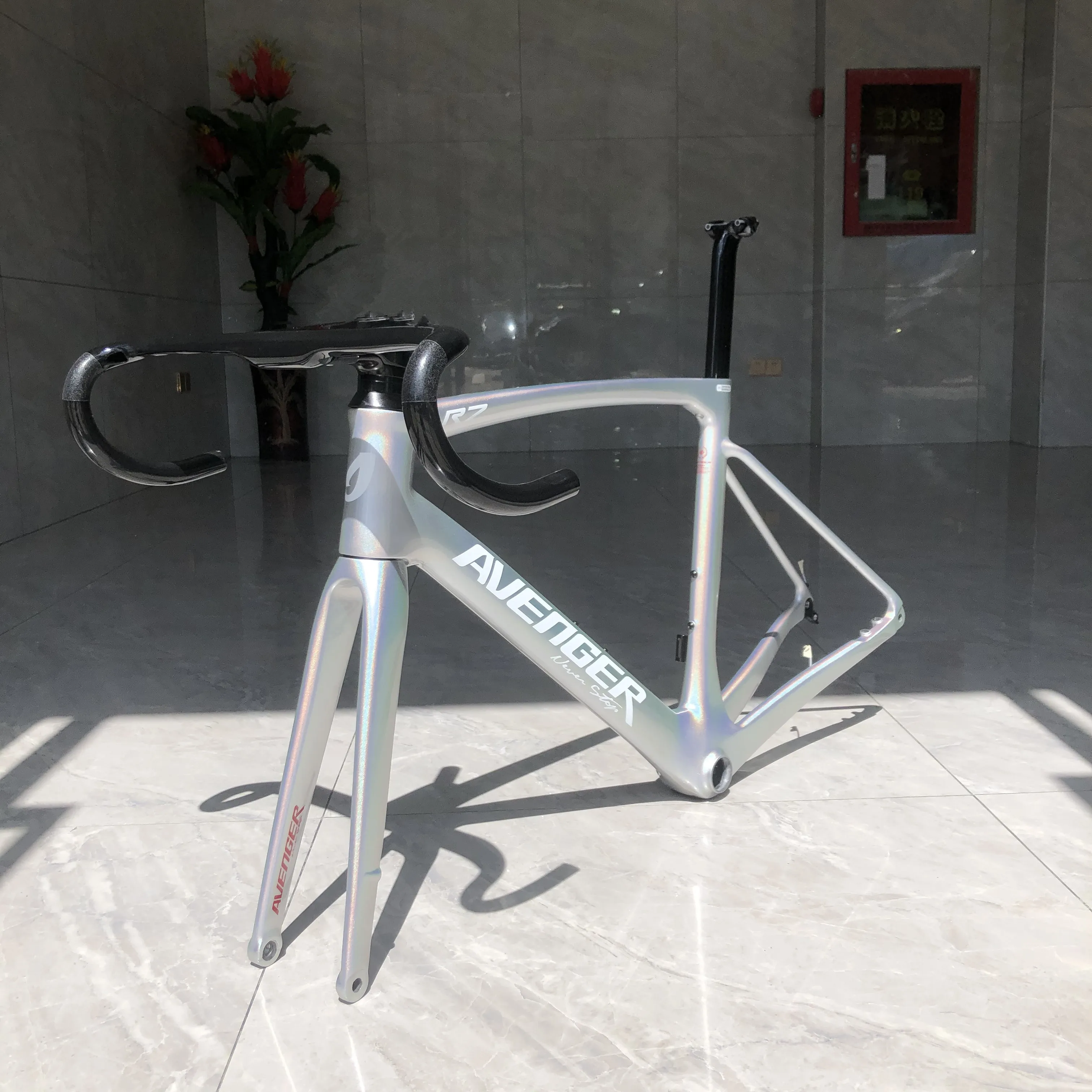 Карбоновая рама для гоночного велосипеда Aero с эффектом хамелеона внутренней