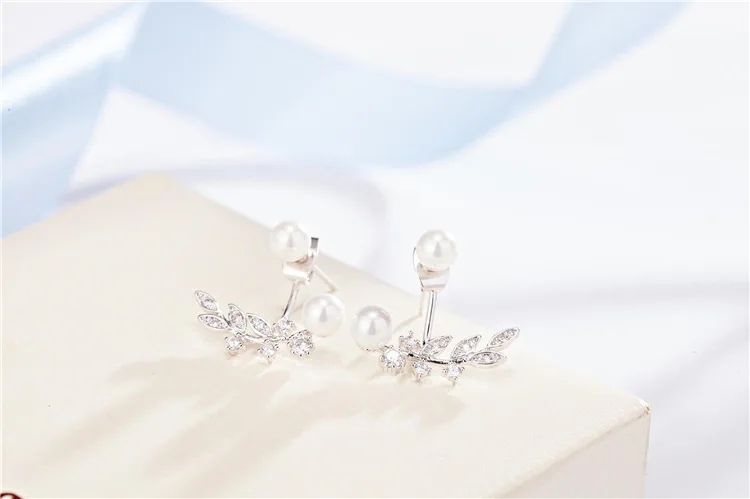 

CE-60 Net celebrity hot selling invisible female earrings earrings with diamond-encrusted pearls and leaves wholesale
