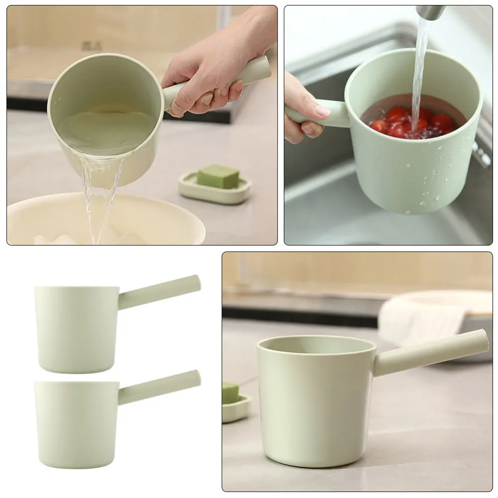 

2pcs Water Ladles Practical Long Handle Water Scoops for Kitchen (Light Green)