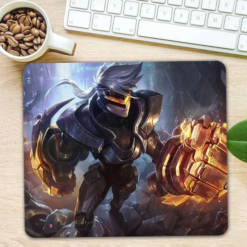 Оптовая продажа игровой коврик для мыши LOL небольшого размера компьютерный
