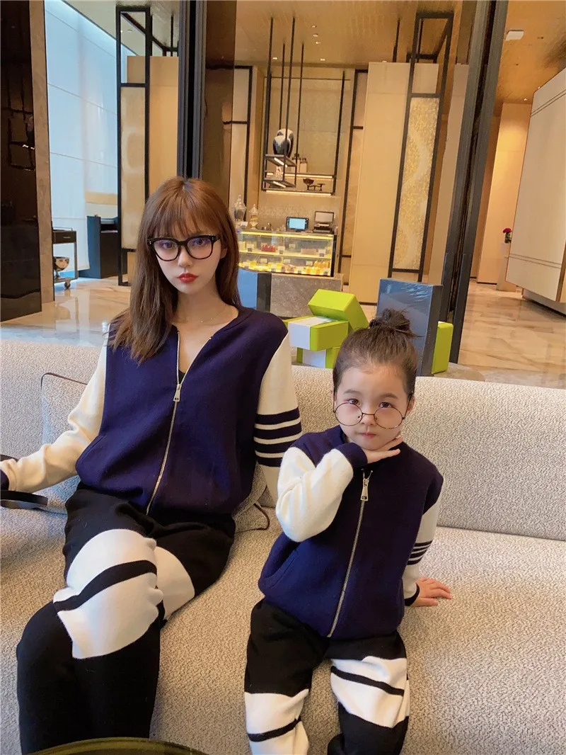 

2020 autumn and winter high-end parent-child wear hit color boys and girls TB cardigan short jacket casual baseball uniform tren