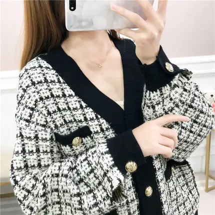 

Autumn Vintage Plaid Single Button Women Sweater Cardigans Outwear 2019 New Fashion Softwear Long Sleeve V-Neck Knit Sweater