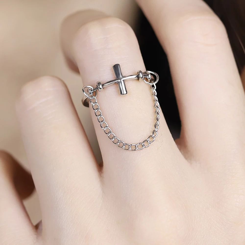 Темпераментное ретро кольцо с металлической текстурой в стиле хип-хоп