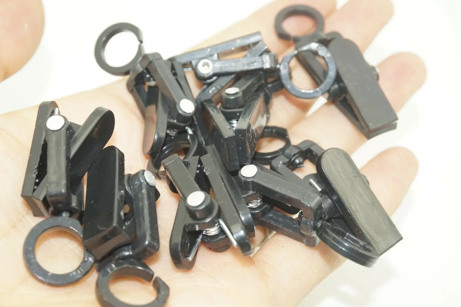 Вешалка-зажим для штор вешалка освесветильник |