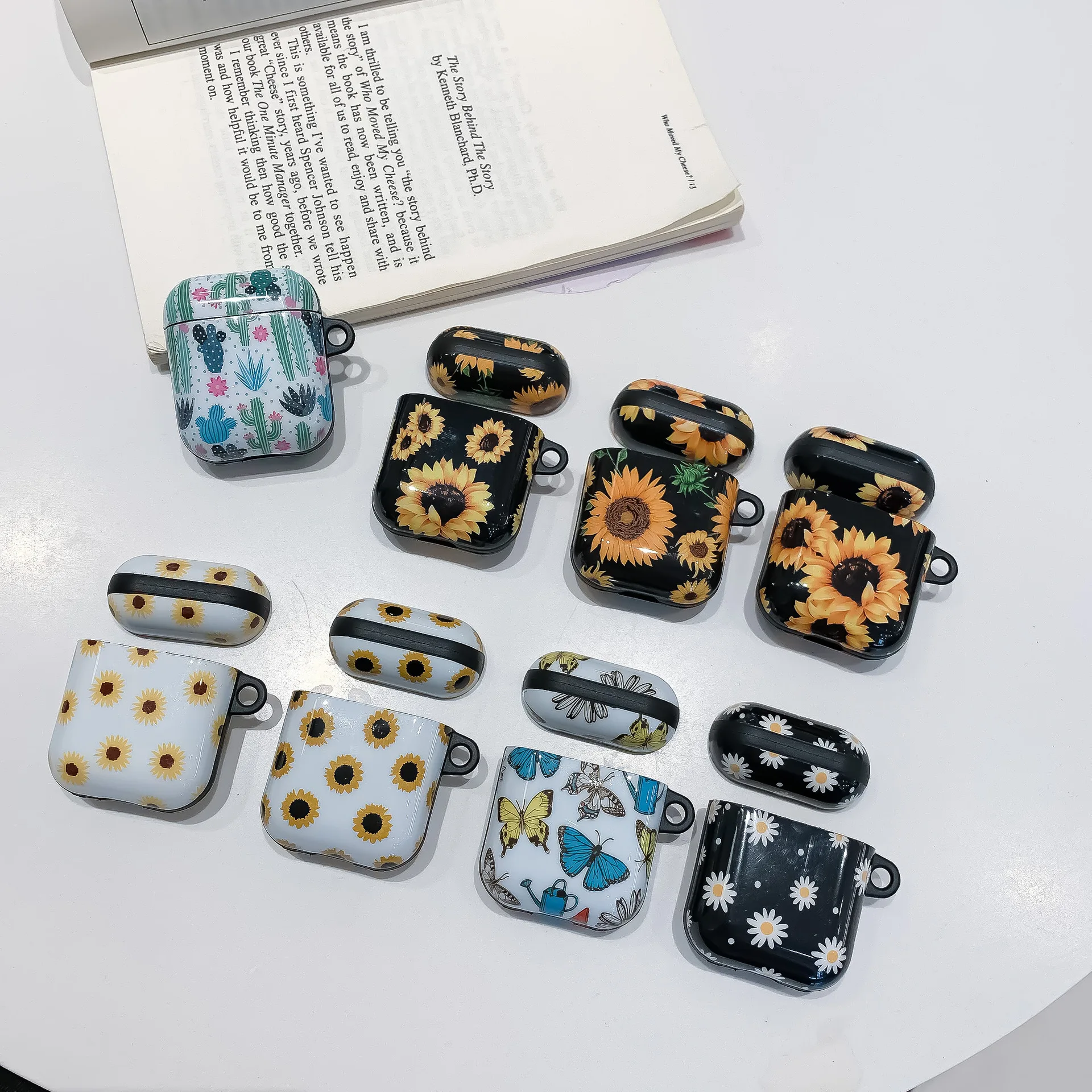

New 2021 Earphone accessories wireless bluetooth earphone protective cover small daisy silicone earphone shell for Airpods 1 2