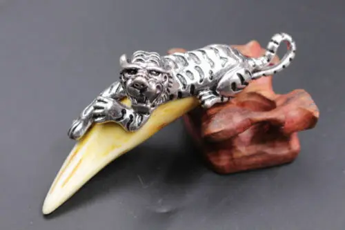 

Китайский античный тибетский серебряный Тигр инкрустация зуб талисман большой кулон ожерелье