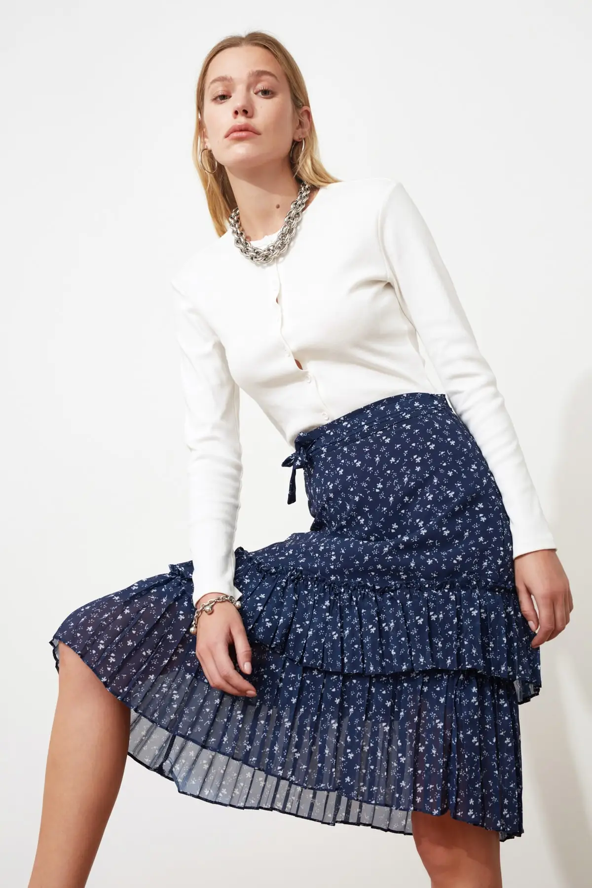 

Trendyol Flower Detail Skirt TWOSS20ET0235