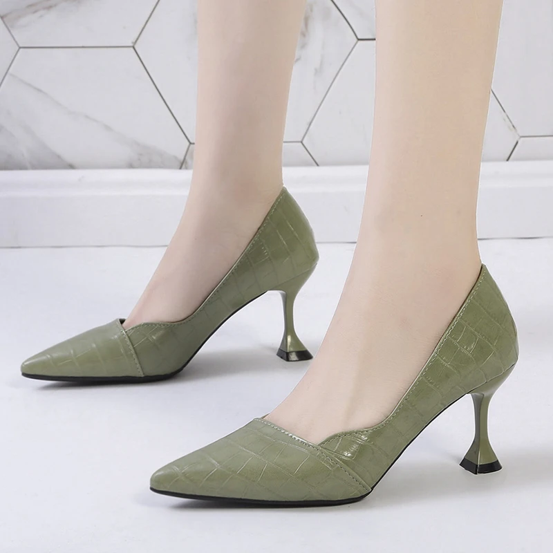 

2020 женская обувь на высоком каблуке; Новые весенние классические ботинки дикий яркий кожи крокодила прочный узор модная светильник женская...