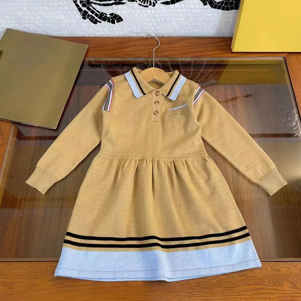 

Высококачественное индивидуальное 2021 зимнее новое простое платье для девочки с воротником с лацканами, повседневный дизайн в студенческом...