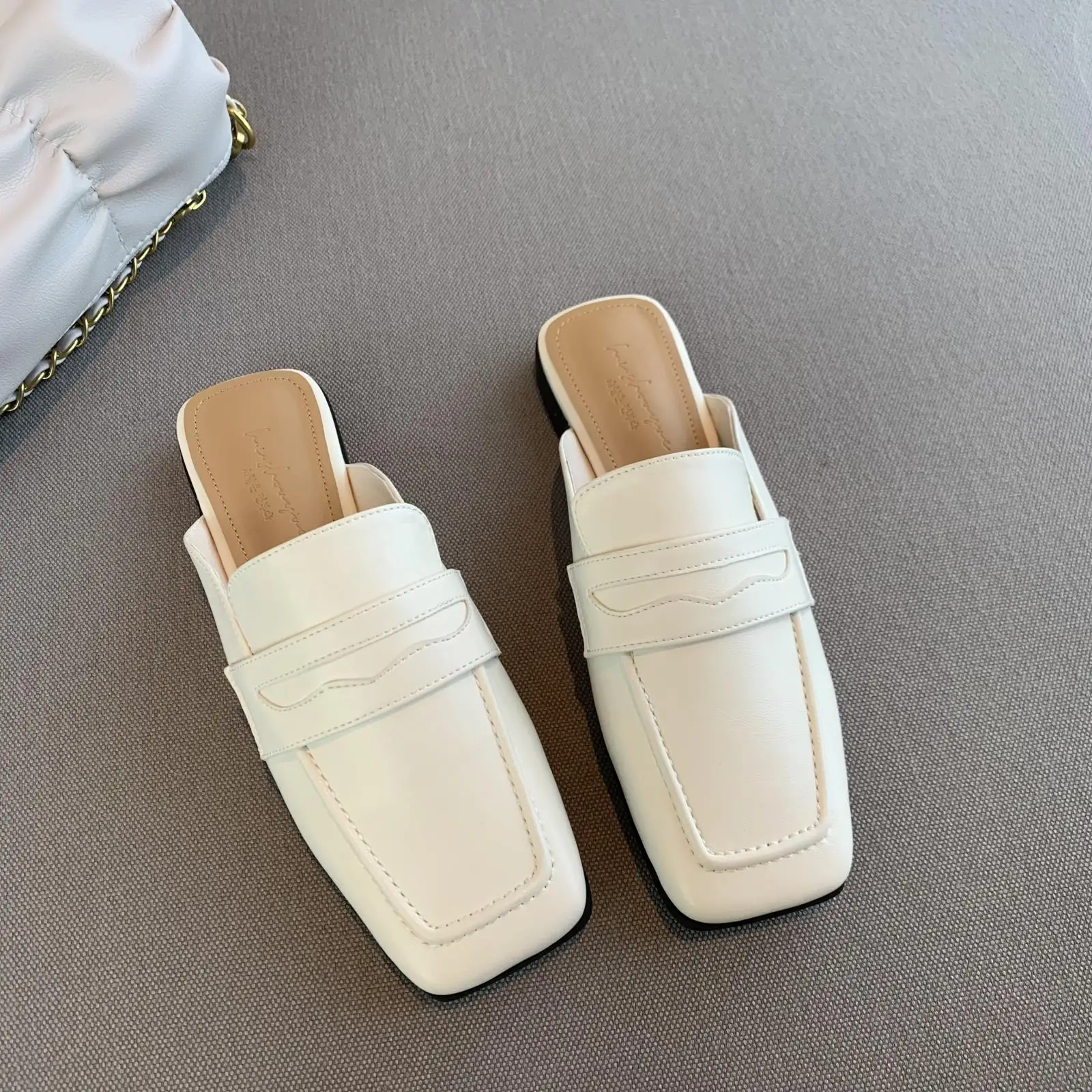 

Шлепанцы женские с закрытым носком, сланцы для улицы, на низком квадратном каблуке, мягкие Прошитые блочные, из искусственной кожи, базовая ...