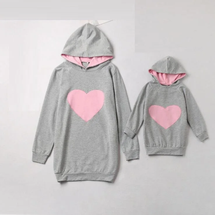 одинаковые футболки Толстовки с надписью Love для мамы и дочки Одинаковые