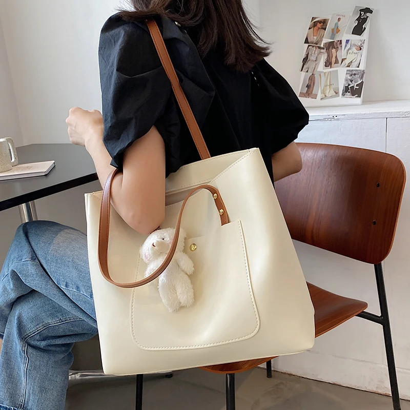 

Summer bag high-quality large-capacity handbag 2021 new niche bear tote bag fashion shoulder bag