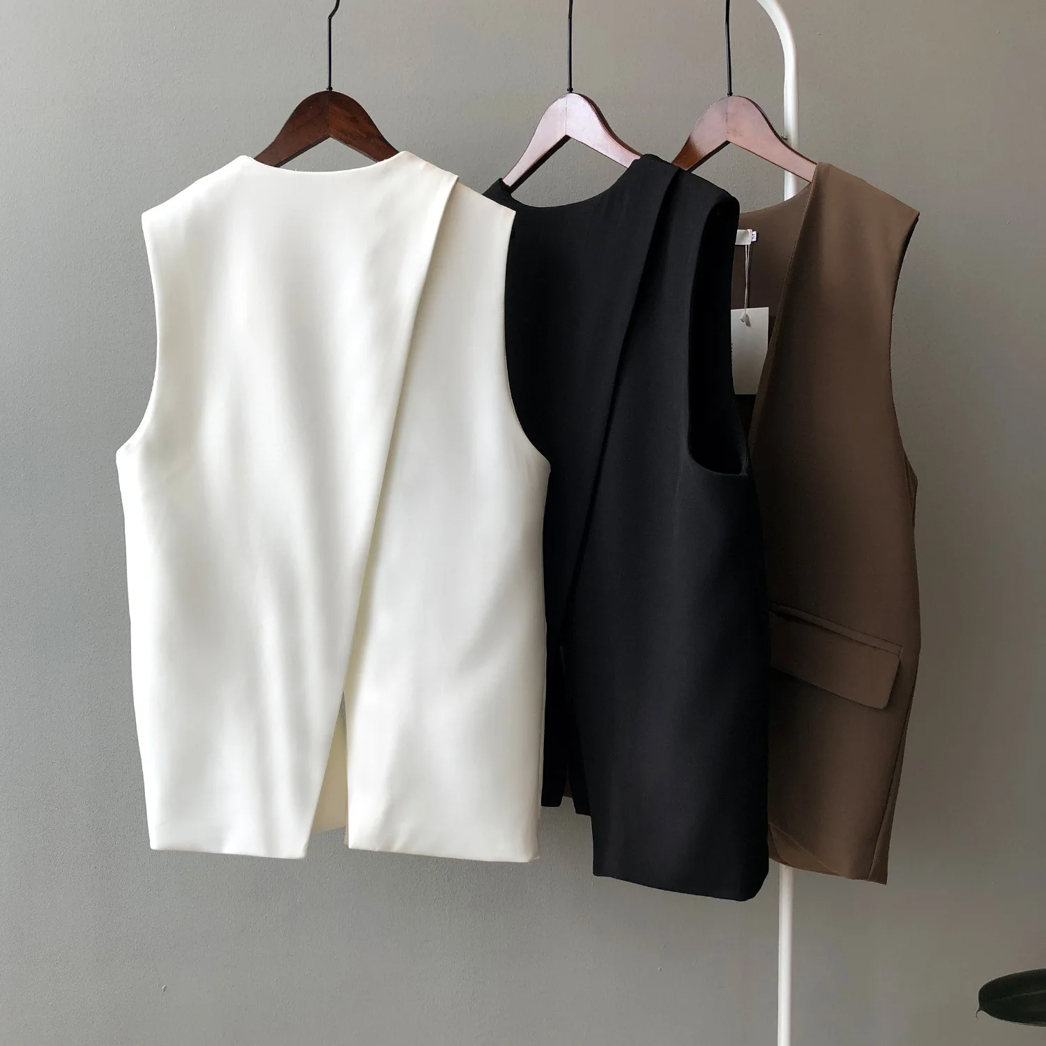 

Women 2021 Fashion Office Wear Button-up Fitted Waistcoat Vintage V Neck Sleeveless Female Vest Outerwear Chic Tops beige vest
