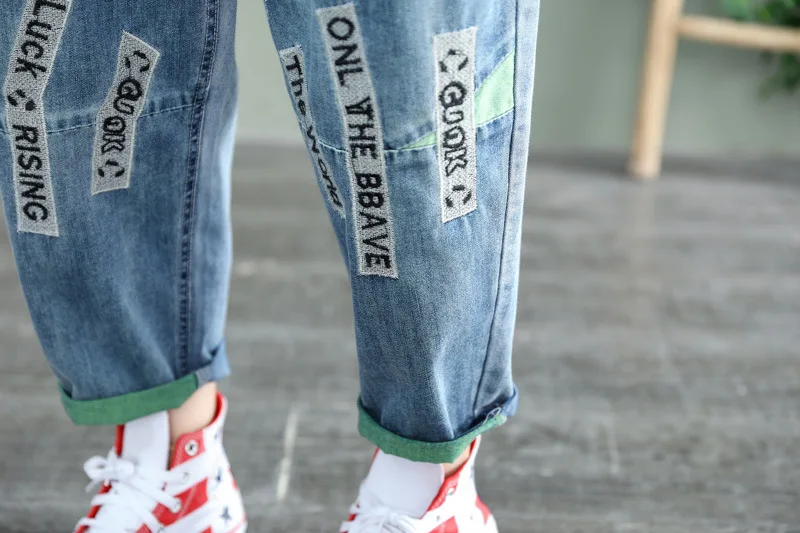 

Cute Letter Embroidery Jeans Fashion Casual Women Harem Denim Pants with Pockets