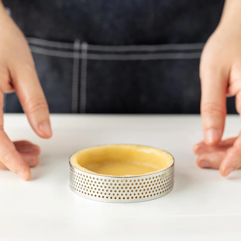 

4/6/8pcs Stainless Steel Circular Tart Ring French Dessert Perforation Fruit Pie Ring Heat-Resistant Cake Kitchen Baking Mould