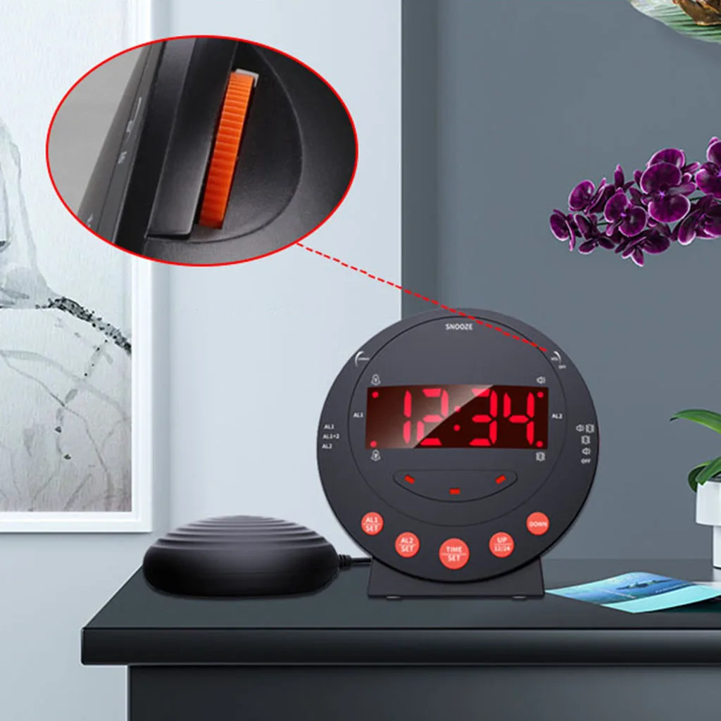 

Зарядное устройство с 2 USB-портами и мигающей подсветильник кой