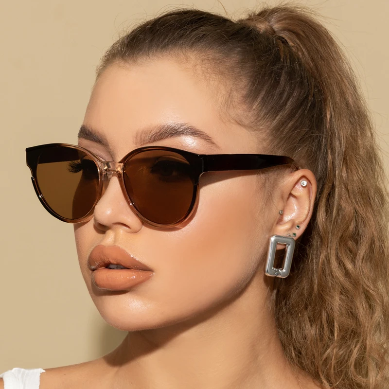 

Classic Big Frame Cat Eye Glasses Women Traveling Shades Sunglasses Round Frame Sun Glasses Goggle Gradient Brown UV Protection