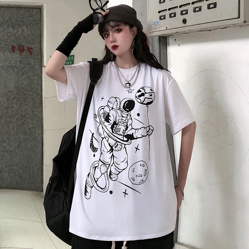 

New Spring And Summer Ins Short-Sleeved T-shirt Student Shirt Loose College Style Harajuku Style Astronaut Print Men And Women