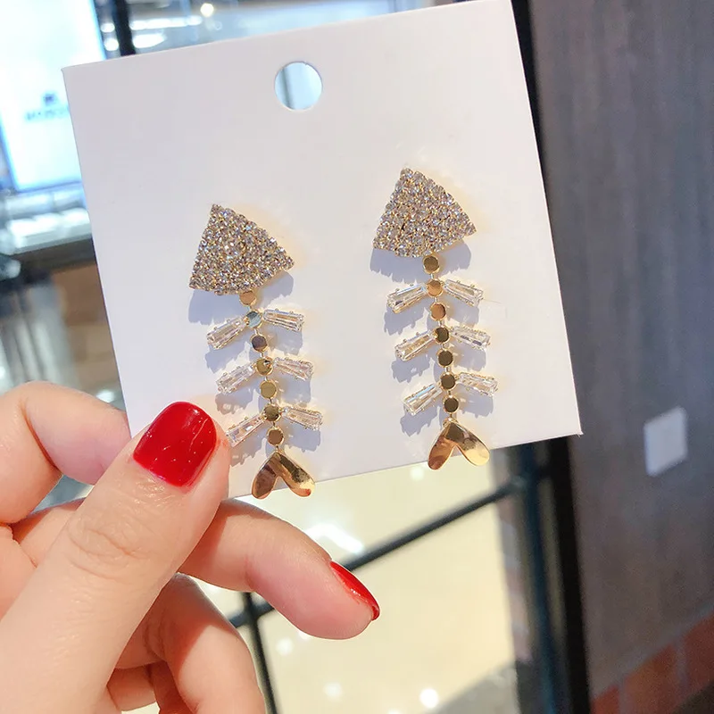 Женские серьги подвески в Корейском стиле серебряные со стразами и рыбными