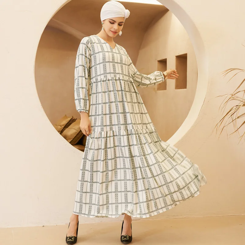 

Spring Simple Plaid Western Sweetness Age Reduction Loose and Thin Long Sleeves Pleated Long Arab Woman Dress