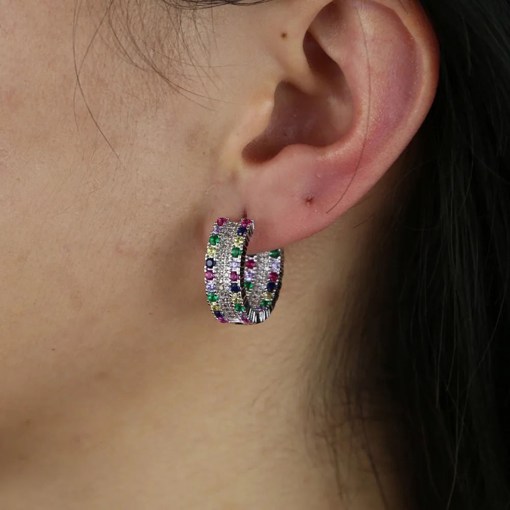 Женские широкие круглые серьги-кольца с кристаллами | Украшения и аксессуары